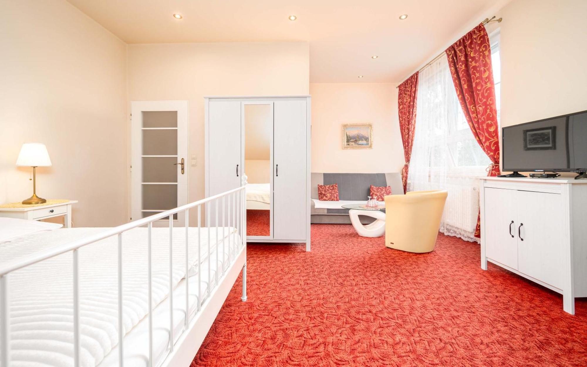Hotel Na Skalkach Nový Jičín Buitenkant foto