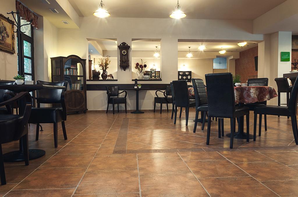 Hotel Na Skalkach Nový Jičín Buitenkant foto
